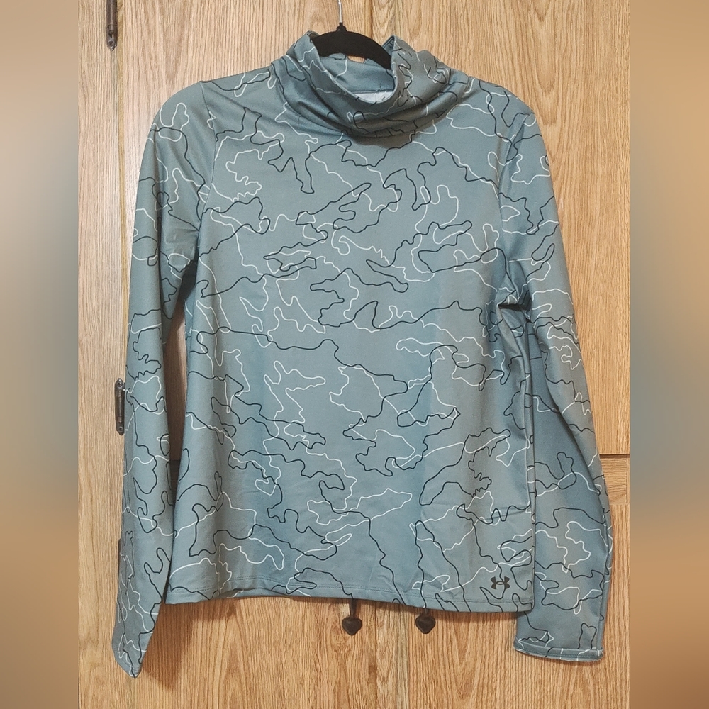 Women's M Under Armour Long Sleeve